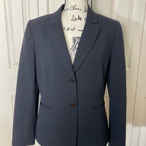 Tahari Arthur S. Levine Women’s Black Gray Pant Suit  Button Closure Size 12